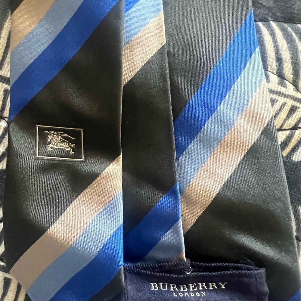 Burberry London beautiful striped neck tie. Blue and gray, - Picture 4 of 4